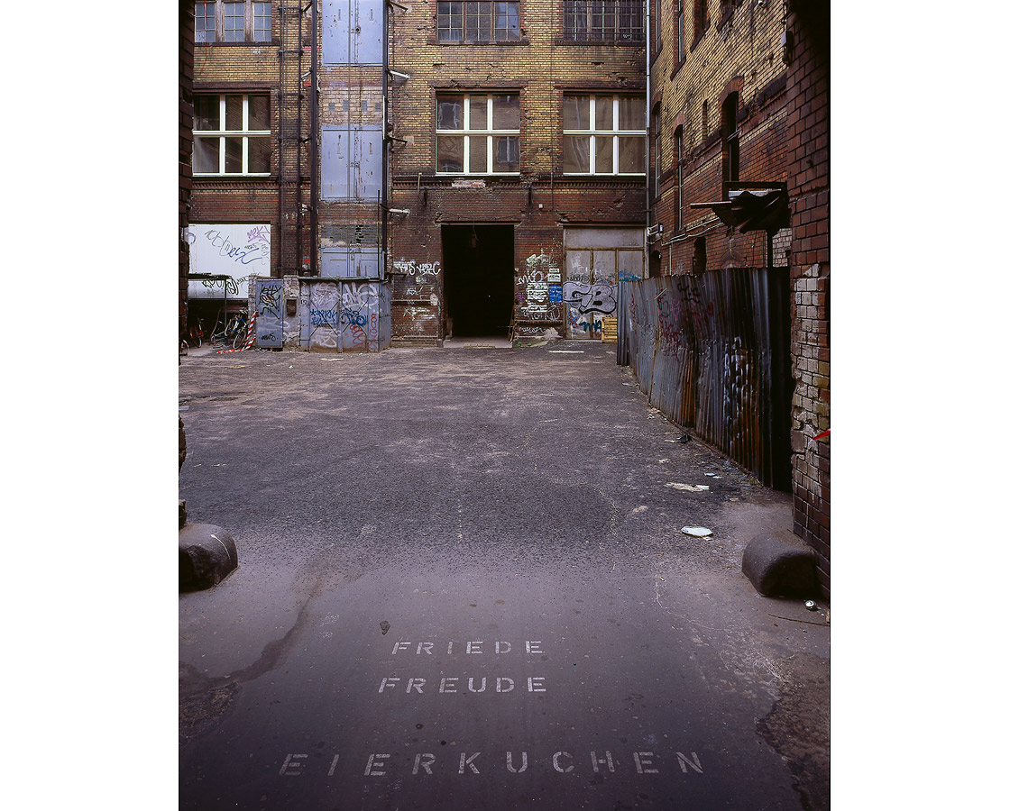 Temporary Spaces - Suicide Au&szlig;en, 1997